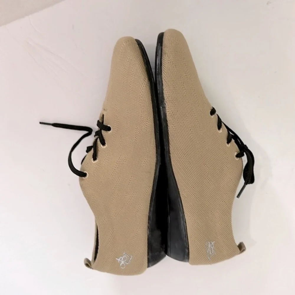 OTBT Wilna Sneaker in camel color Fabric Size 8.5
